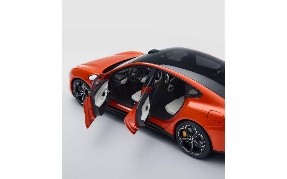 Модель 1:18 Xiaomi SU7 - 4