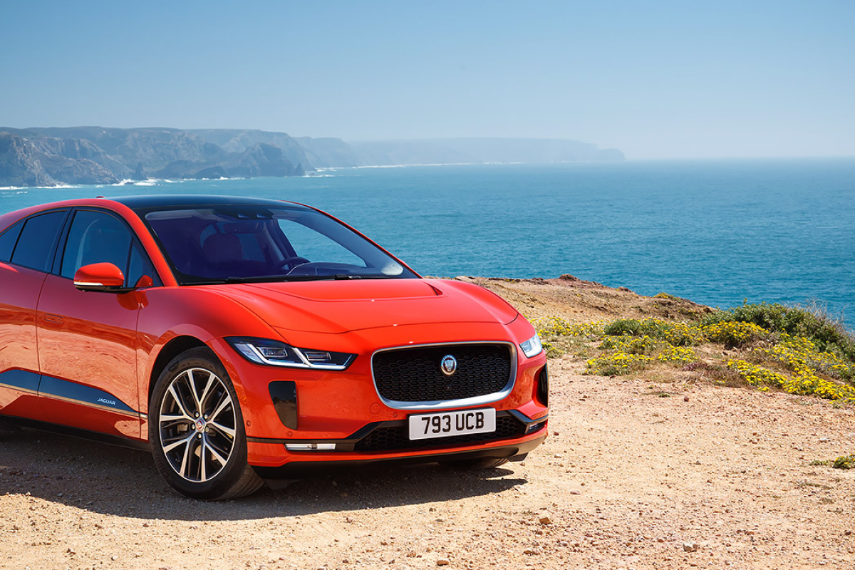 Jaguar переходит на "зеленые автомобили"