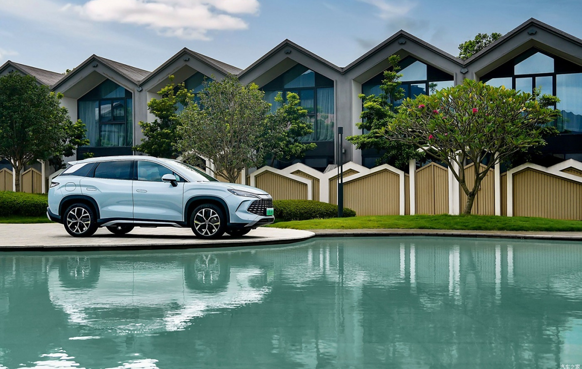 BYD випустив доступний гібрид з неймовірним запасом ходу