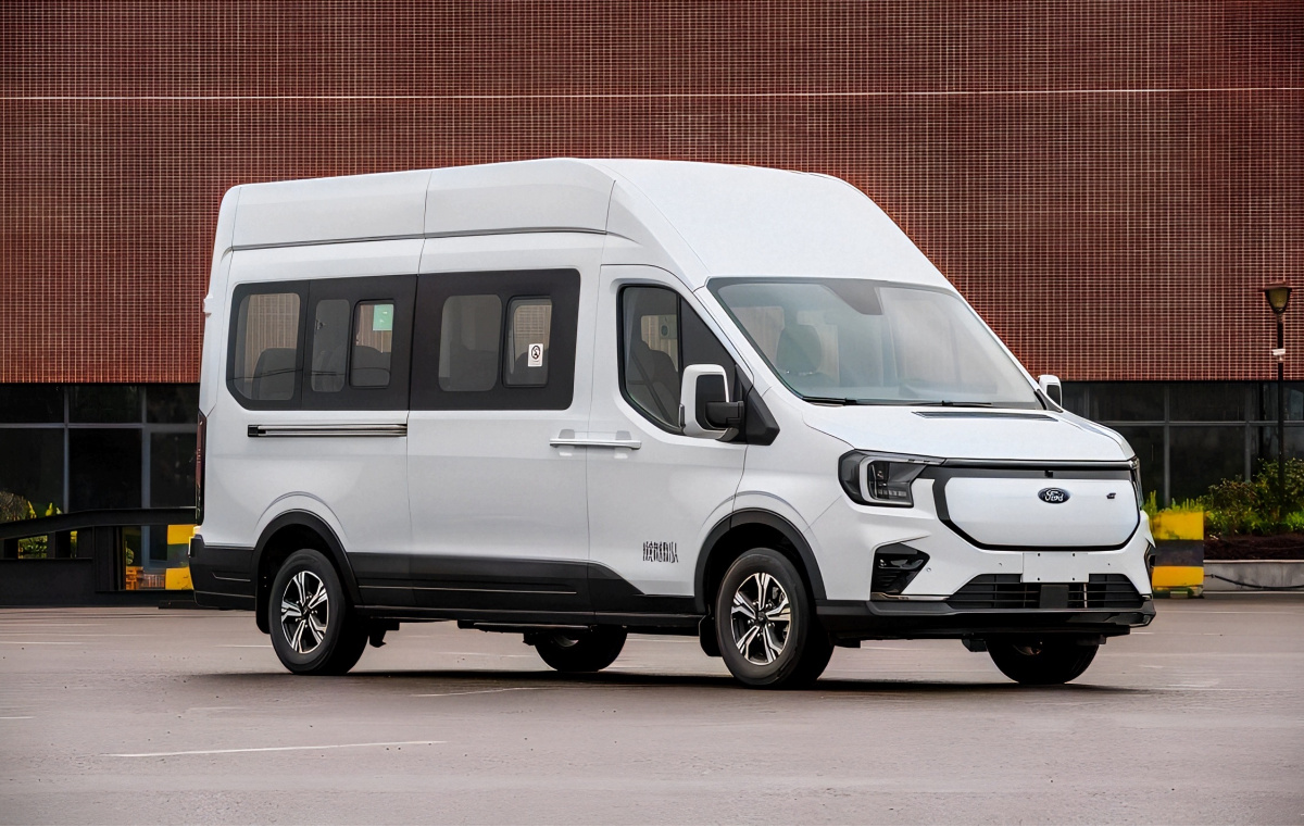 Ford Transit EV – надійний електромобіль для роботи 
