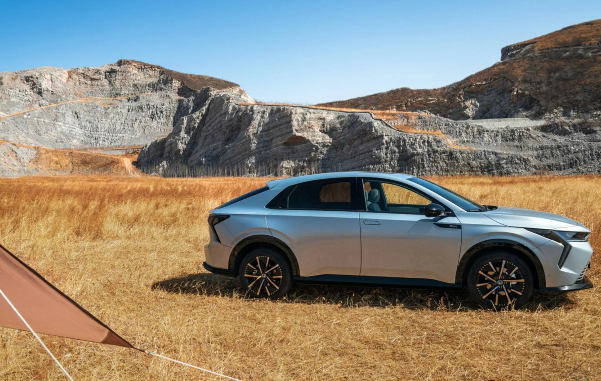 Honda e:NS2 – японська практичність із нотками футуризму
