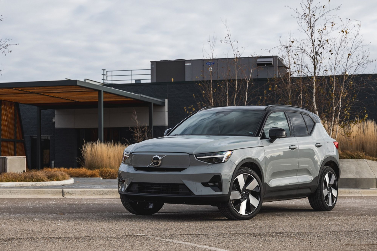 Volvo XC40 – практичний і стильний електрокар на кожен день