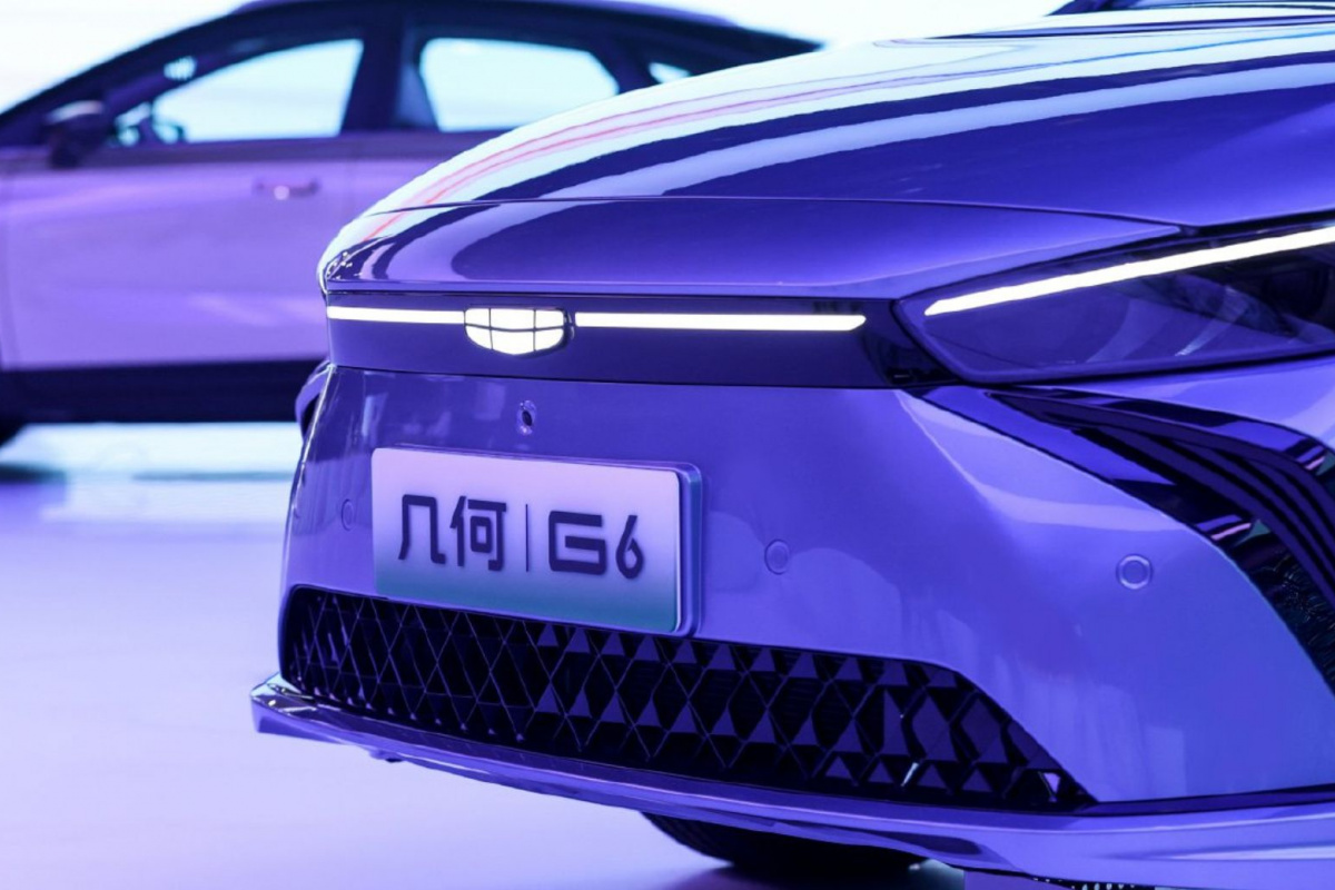 Електромобіль Geely G6 - бюджетний китайський електрокар із запасом ходу 600 км.
